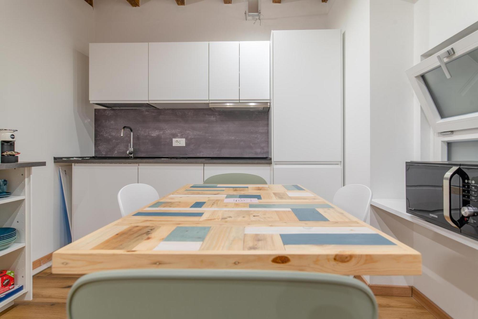 Apartamento The Happyhouse, No Lift By Happyhostorino Exterior foto